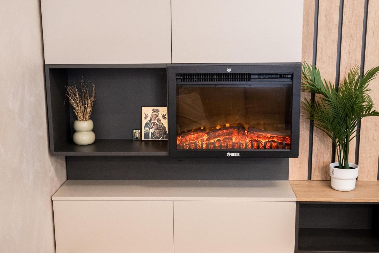 Mountain Retreat-modern 1br W/ Fireplace & Parking Appartamento