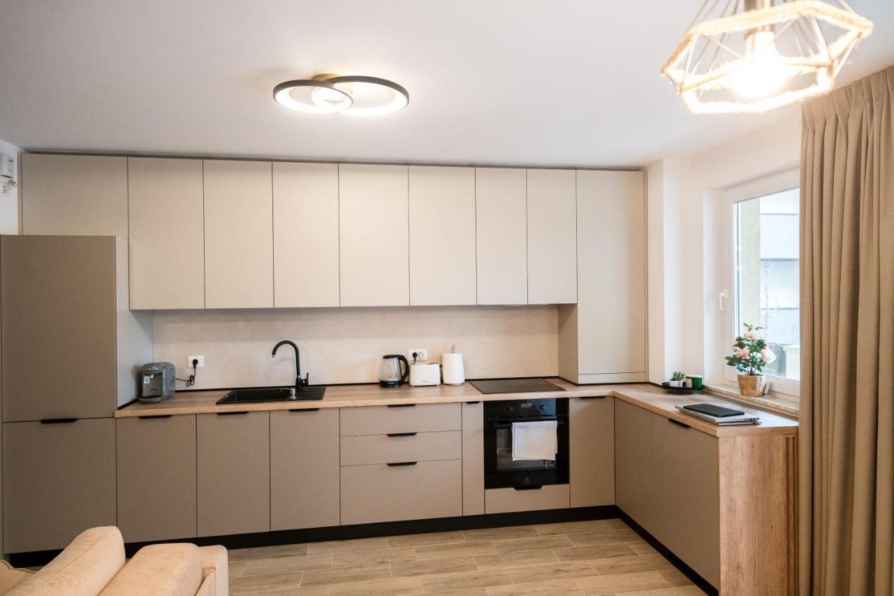 Mountain Retreat-modern 1br W/ Fireplace & Parking Appartamento *